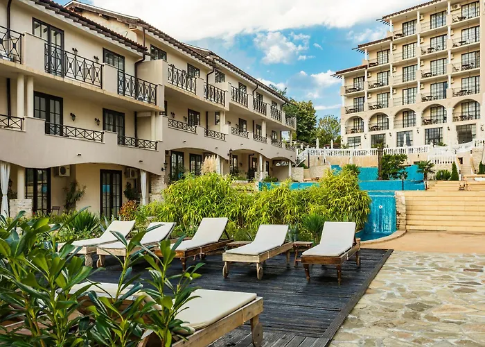 The Cliff Hotel&holiday By Flat Mаnаger 4*