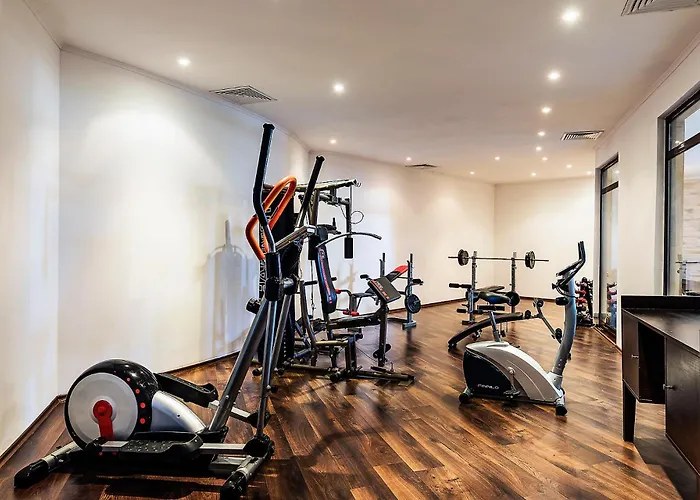 The Cliff Hotel&holiday By Flat Mаnаger Отель 4*