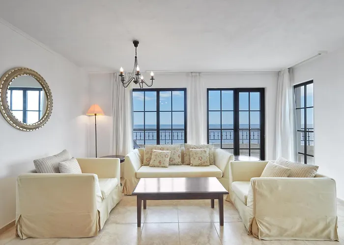 The Cliff Hotel&holiday By Flat Mаnаger Отель 4*