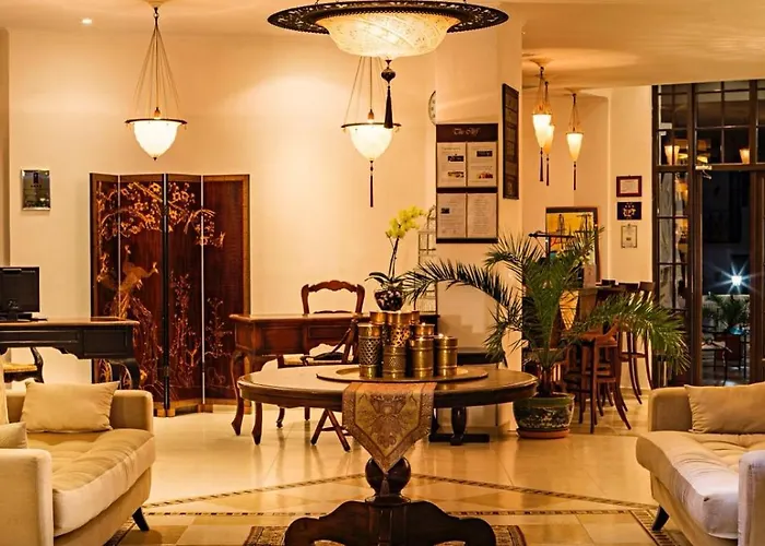 The Cliff Hotel&holiday By Flat Mаnаger Отель Обзор