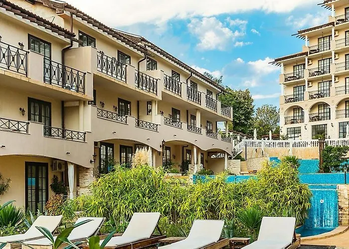 Отель The Cliff Hotel&holiday By Flat Mаnаger